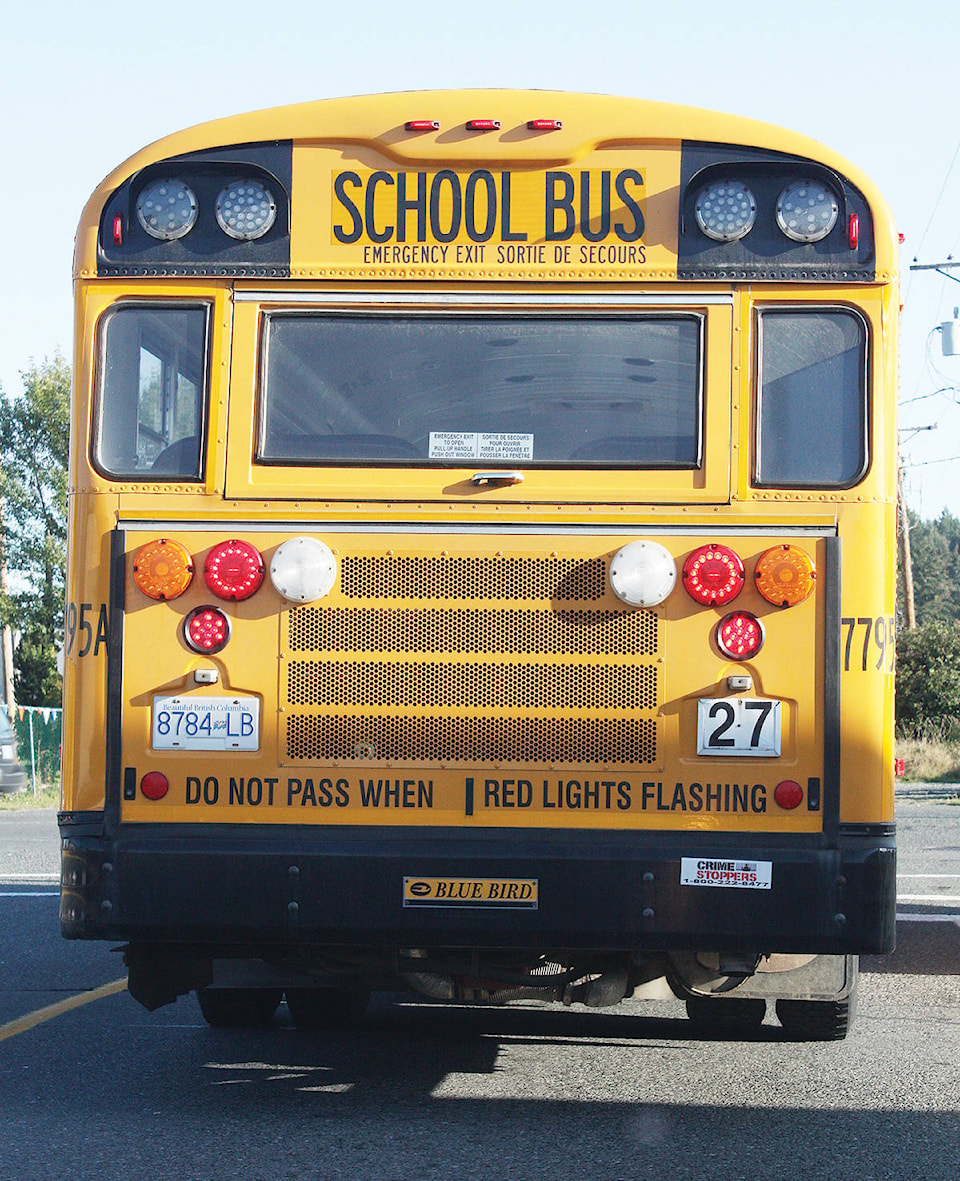 18663914_web1_school-bus-vert-gps