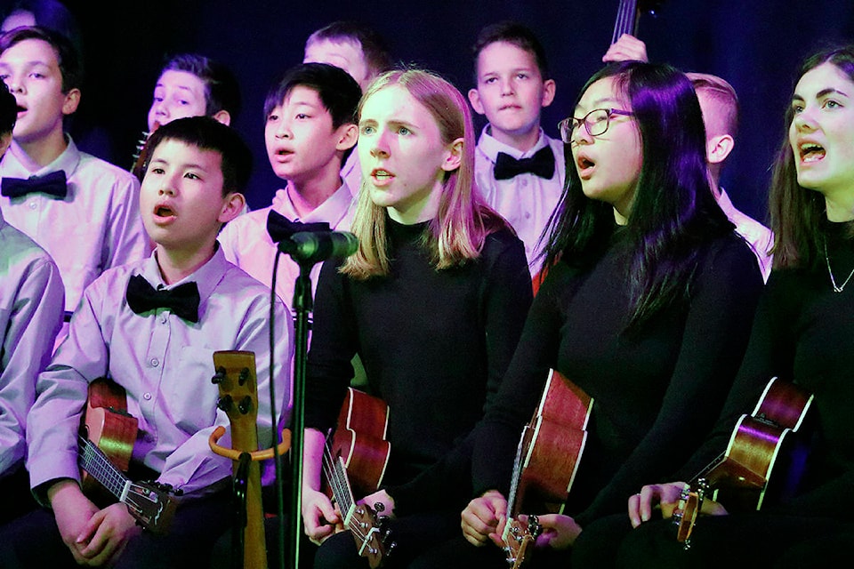 The Langley Ukulele kids light up the Duncan Showroom in the first of two shows Dec. 22. (Lexi Bainas/Citizen)
