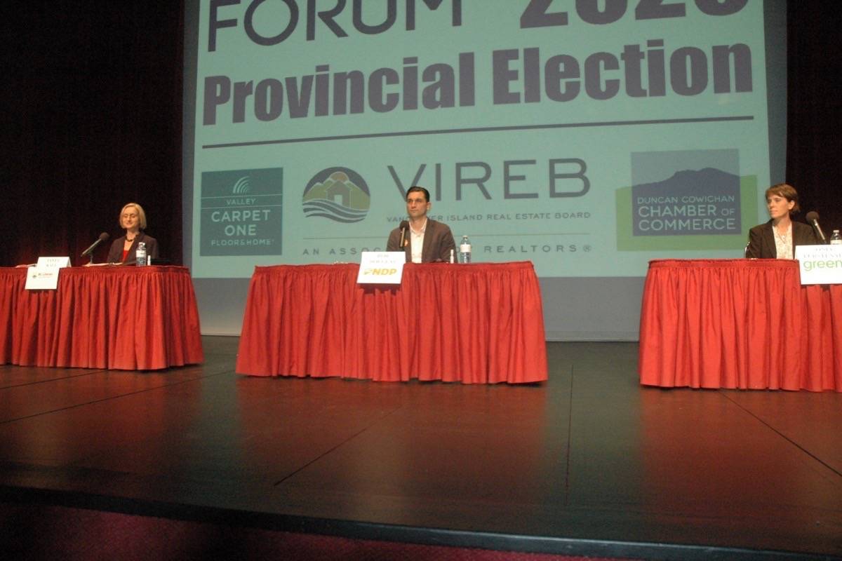 23098178_web1_201015-CCI-candidates-forum-provincial-election-pictures_3