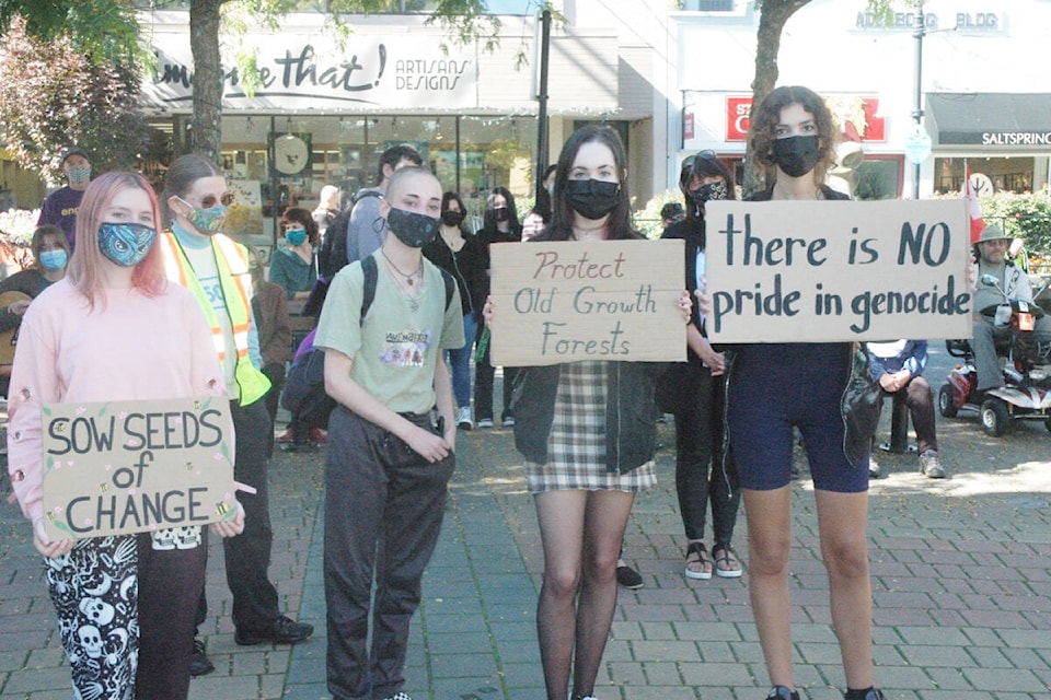 26611446_web1_210930-CCI-climate-strike-climate-strike_3