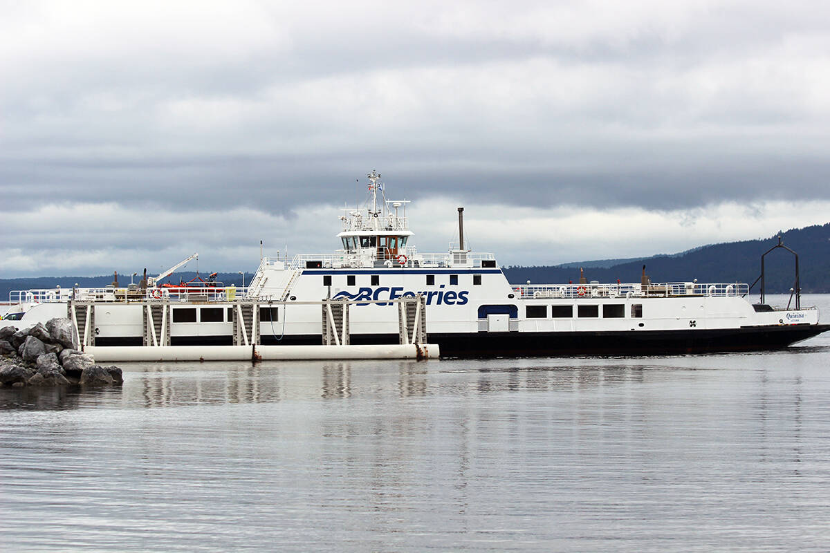 26826890_web1_211021-CCI-Crofton-ferry-docked_1