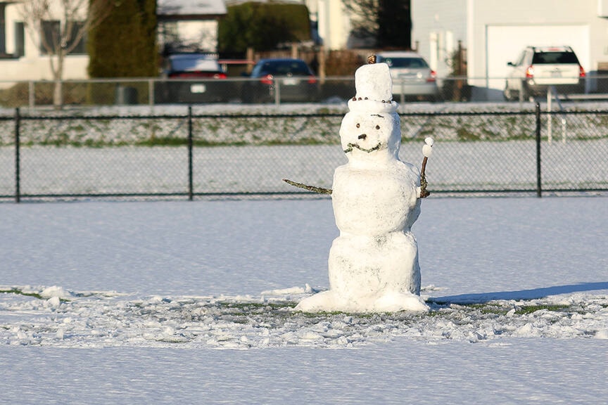 27570501_web1_211223-CCI-mens-soccer-snowman_1