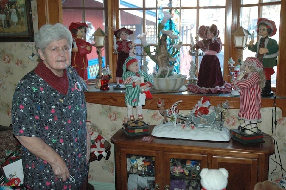 31310053_web1_221215-CCI-Magical-Christmas-open-house-story-picture_2