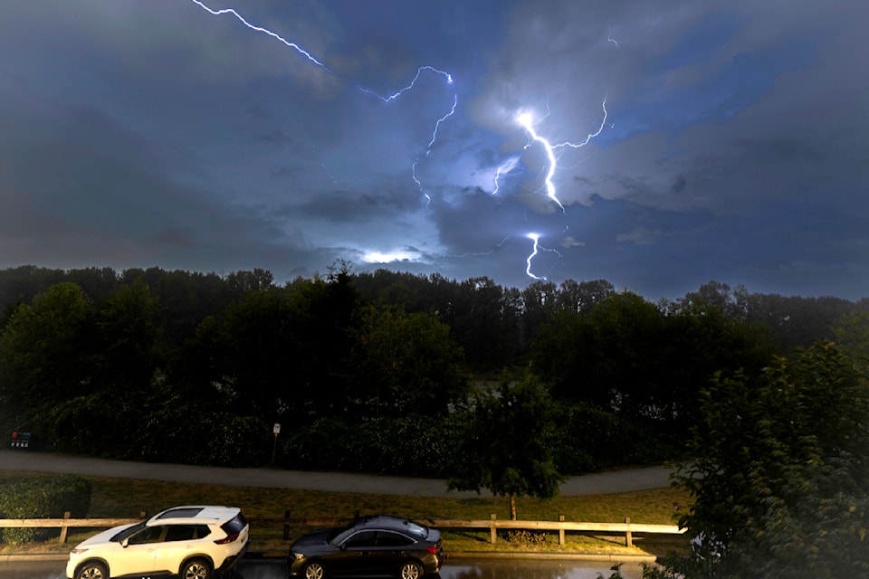 2-pm-240819-lat-rh-lensfasullolightning1