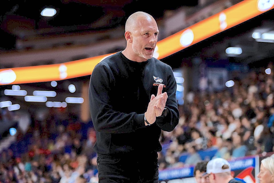 Vancouver Bandits’ Head
Coach and General Manager, Kyle Julius, will again be visiting secondary schools across B.C. to host
basketball skill and training sessions, the team announced
