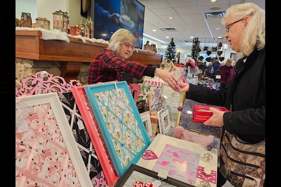 The annual Christmas craft sale drew hundreds to 91ԭ Senior Resources Society centre on Saturday 