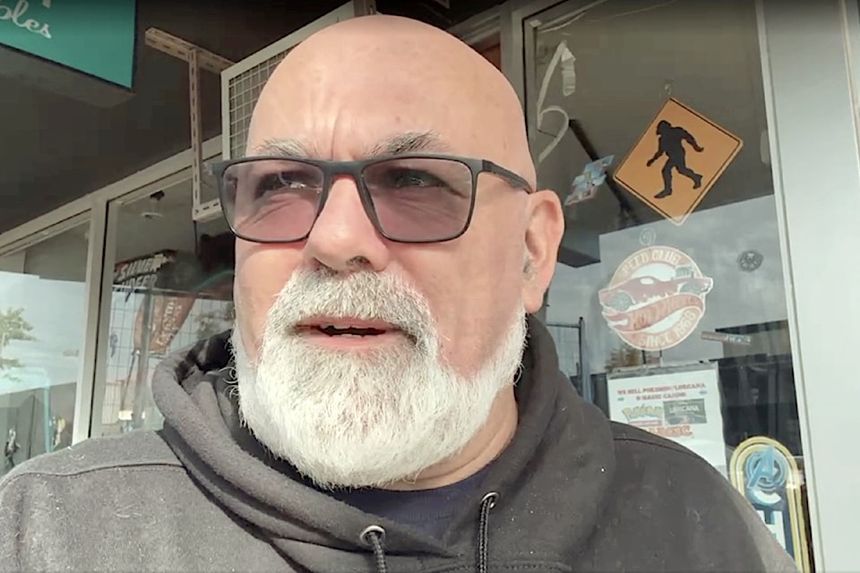 In the aftermath of the fire that destroyed the building next to his Constant Collectibles store in 91ԭ City and inflicted smoke and water damage on his premises, owner Shane Constantinescu decided to help out another business affected by the Saturday, Oct. 5 blaze.
