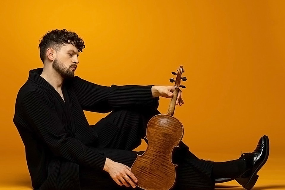 Ryan Davis, performing as Radia, leads off this year's Café Classico concert series at the 91ԭ Community Music School.