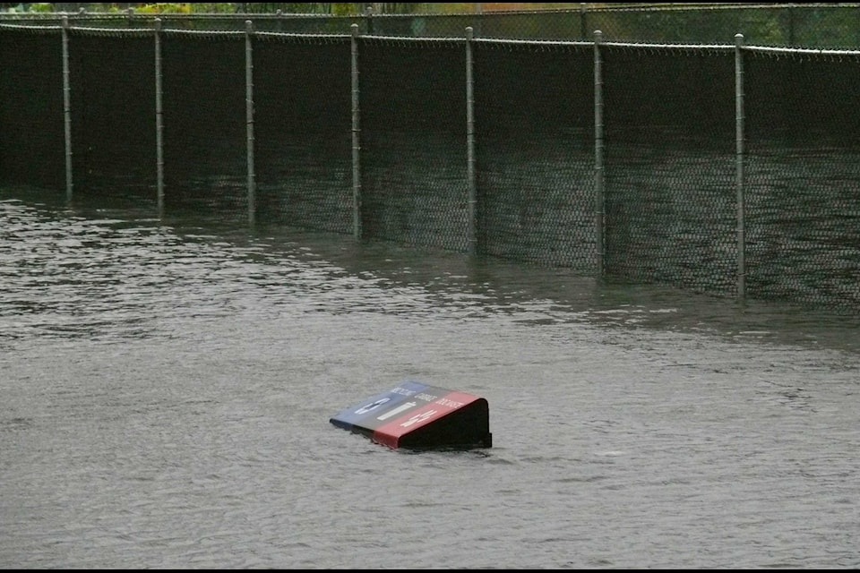 The tennis courts in Walnut Grove are completely flooded with rain on Saturday, Oct. 19. Dan Ferguson/91ԭ Advance Times)