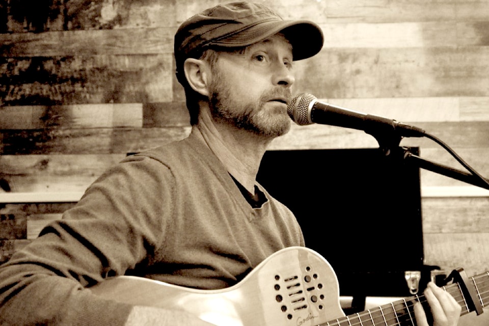Dave Mercer to perform as the host at the Fort 91ԭ community hall this Friday, Oct. 25 at 7:30 p.m. 