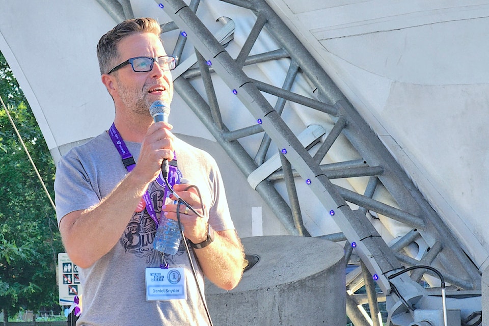 Organizer Daniel Snyder told his own story of drug adduction at a vigil for overdose victims held at Douglas Park in 91ԭ City on Aug. 31.