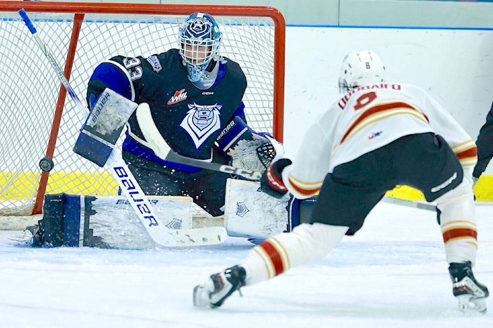 Giants' Aaron Obobaifo puts one past Jayden Kraus with less than one second left in the first period of the Sept.8, Sunday preseason game against Victoria.