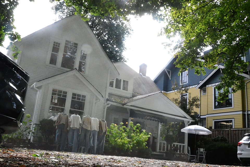240919-lat-mc-marrhouse1