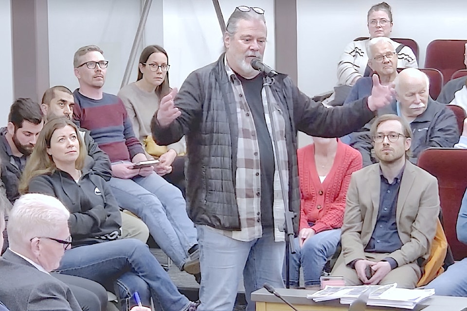 A public hearing on a proposed 302-unit apartment building in 91ԭ City  ran close to 6 hours on Monday, April 7, with 27 speakers and 58 written submissions