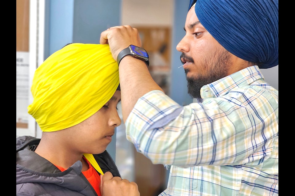 91ԭ City resident Aaryan Gupta, 13, was part of a turban tying demonstration by Navjot Singh. 