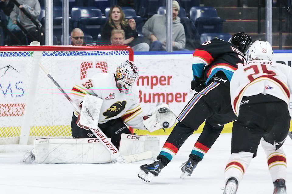 Vancouver Giants won their third consecutive game on Friday night, Feb. 21, defeating the Kelowna Rockets 5-1 thanks to a two-goal, two-assist performance from Jaden Lipinski