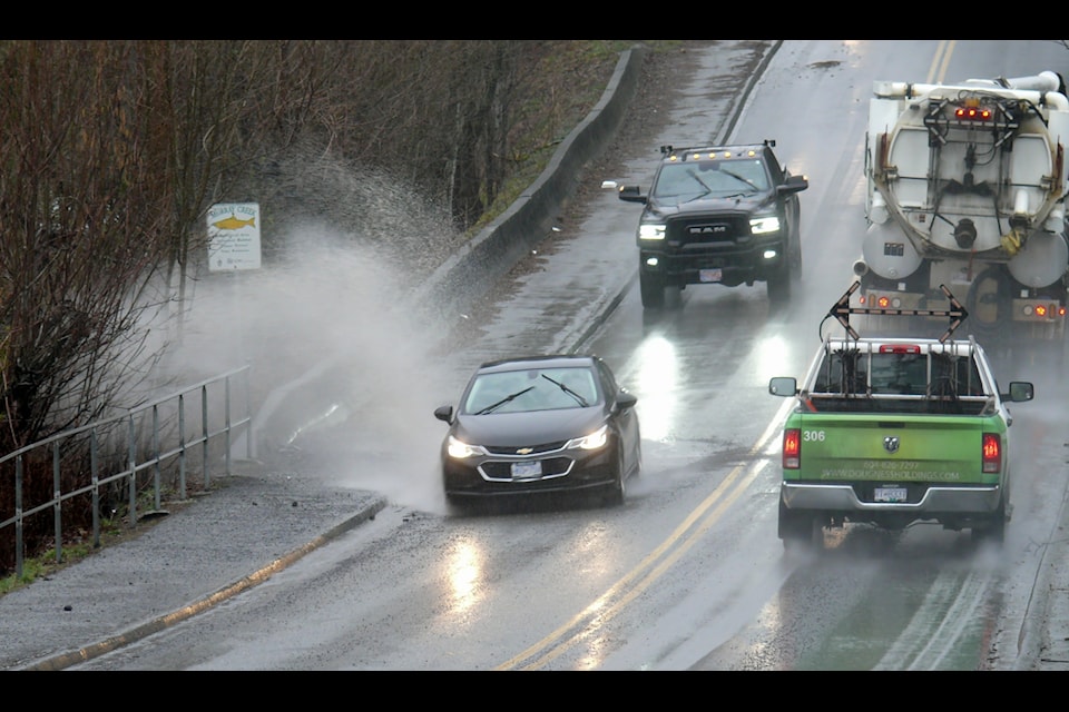 Heavy rain soaked 91ԭ Tuesday morning.