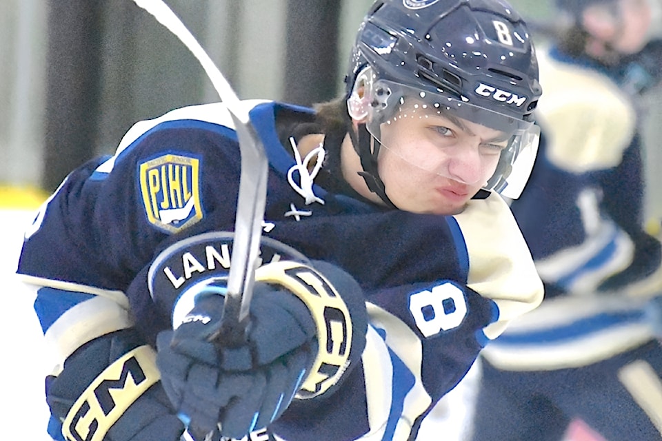 pic-22-trappers-player-8-takes-shot-copy