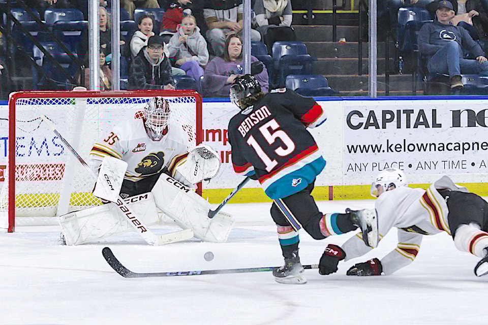 Vancouver Giants thumped the Kelowna Rockets 7-0 on Saturday night, Jan. 4 on the road, with rookie goaltender Burke Hood recording his second consecutive shutout.
