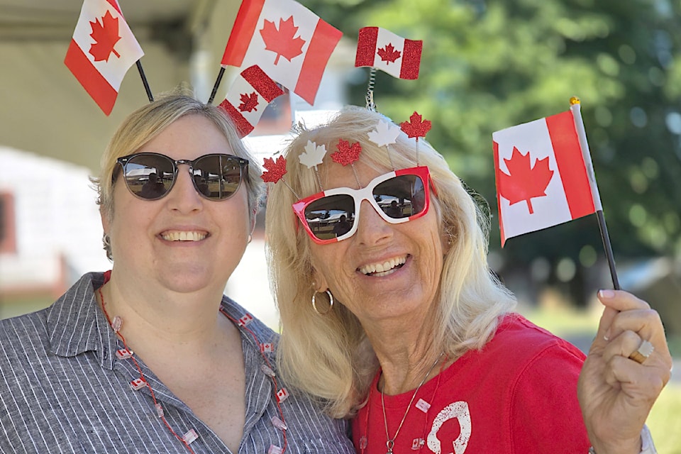 Lesley Hill and mom Kim (right)  were there to support a soon-to-be new Canadian at the Canada citizenship ceremony at historic Fort 91ԭ.