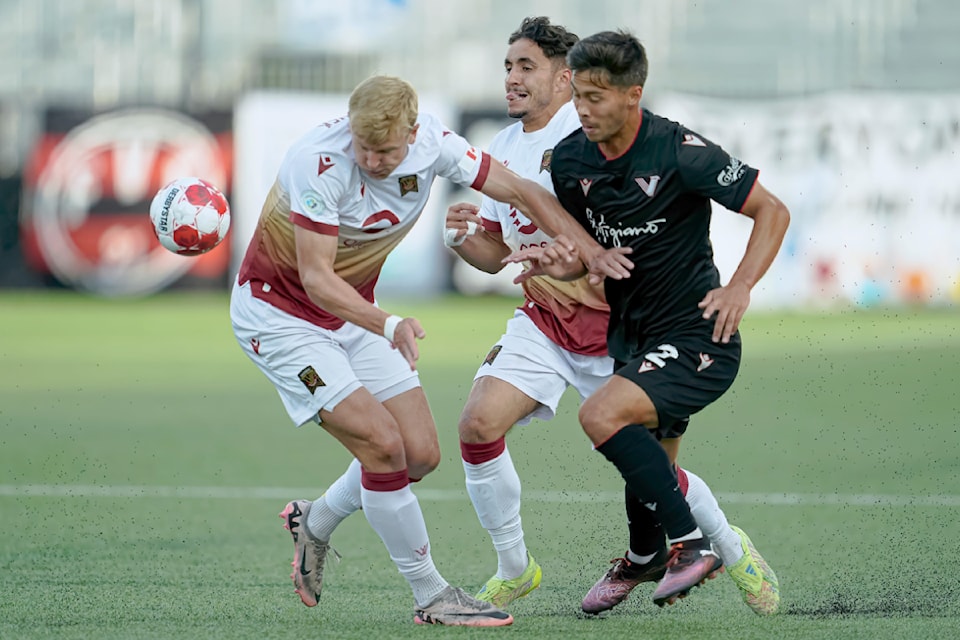 Valour FC downed Vancouver FC 3-1 at Willoughby Stadium in 91ԭ.