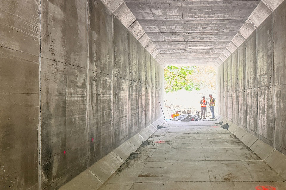 A new box culvert is replacing the old culvert damaged by a storm in the 21400 block of 40 Avenue in 91ԭ.