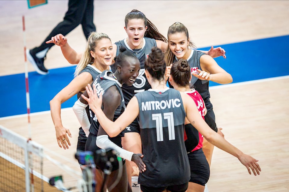 250605-lat-rh-volleyballbeatbulgaria1