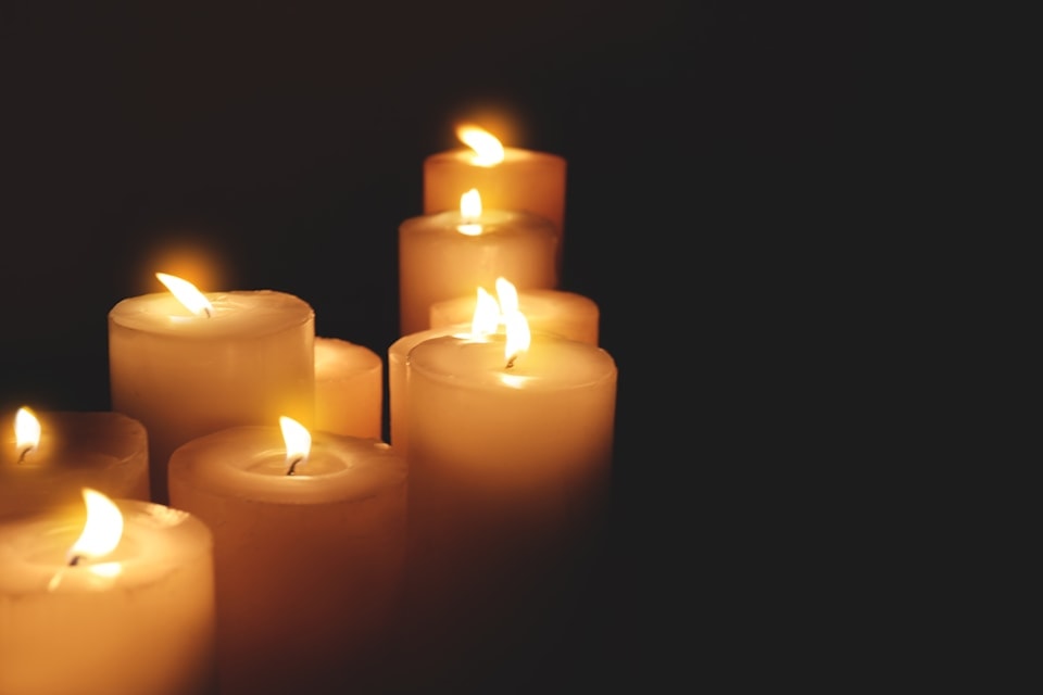 candles-adobestock_186022314