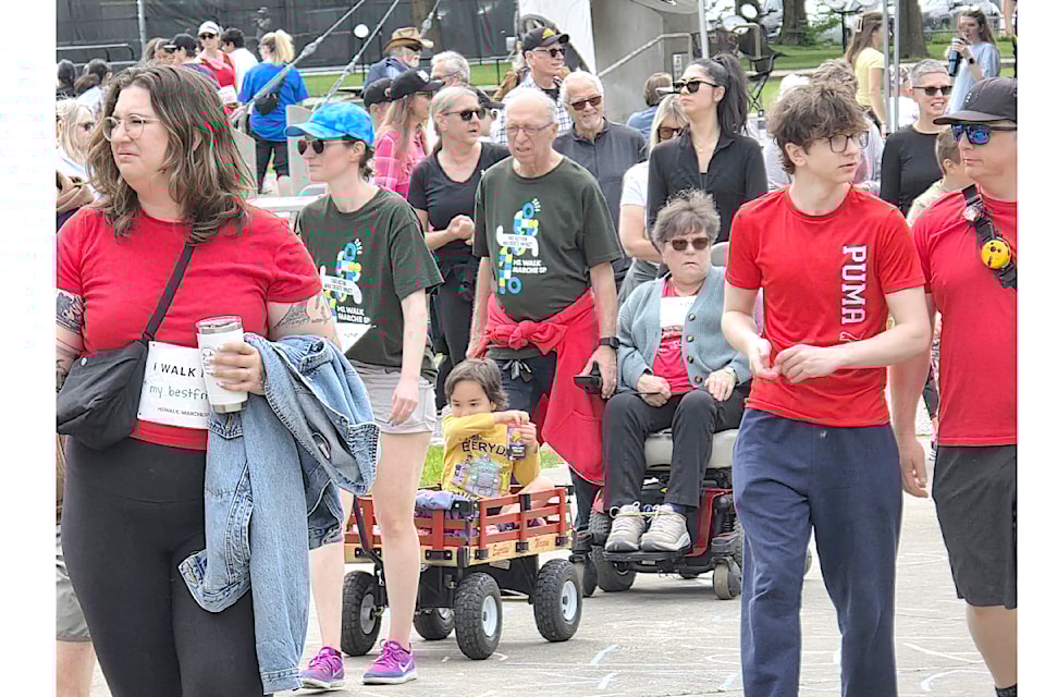 200 took part in the annual MS Walk in  City, which began with music provided by the Common Sound Children's Choir.
