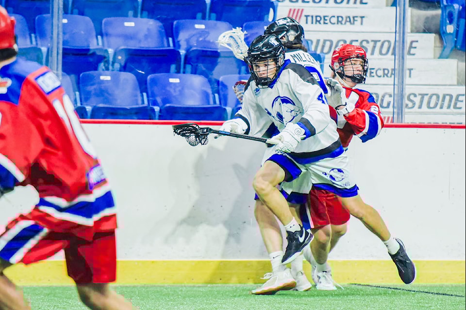  Junior Tier 1 Thunder scored four times in 94 seconds en route to a 9-8 win over the visiting New Westminster Salmonbellies on Tuesday.