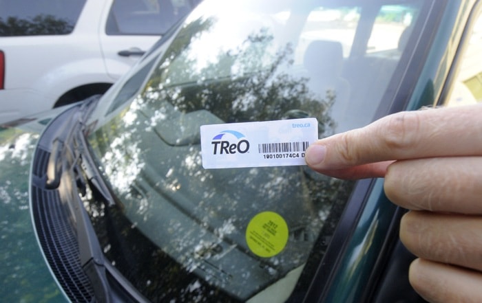 11790surreyTreosticker2-ES-7web