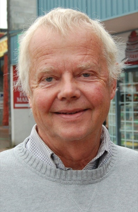9-21-11 Frank Bucholtz
Wayne Crossen is running for 91ԭ Township council.