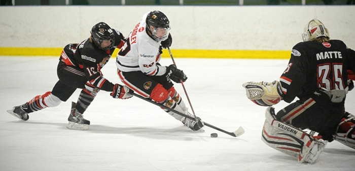 14141surreywHockeyVWHawks
