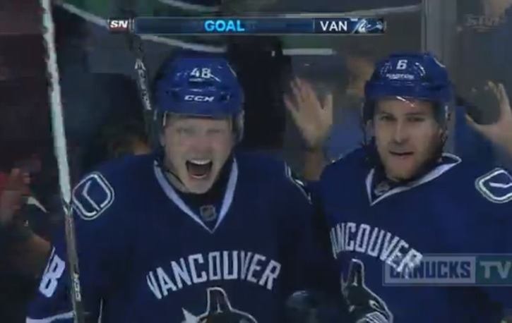 16554BCLN2007HunterShinkaurk-VancouverCanucksFirstNHLGoal