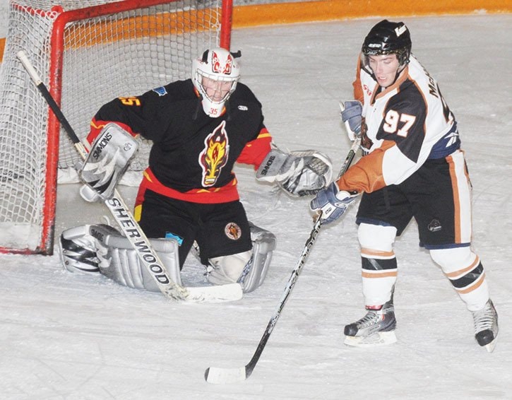 20150aldergroveKodiaksFeb20Flames9922WEB