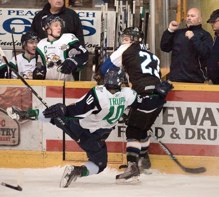 Surrey Eagles take series lead with win over Chiefs Langley Advance Times