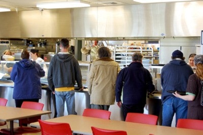 Frank Bucholtz 2011-04-04
Gateway of Hope patrons line up for lunch.