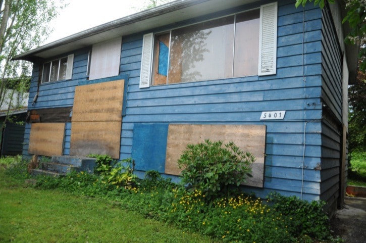 44281langleyderelictcityhouse