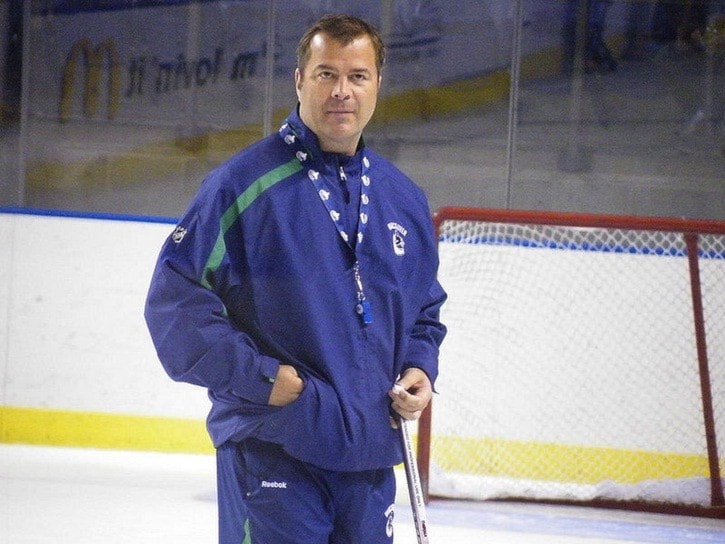 44385BCLN2007AlainVigneault-VancouverCanuckscoach