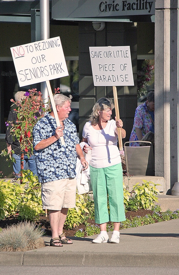 47490langleyTOLJuly8picketers