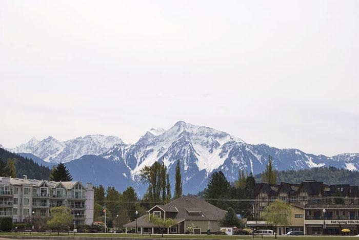 57162agassizHarrisonHotSprings-WikimediaCommons