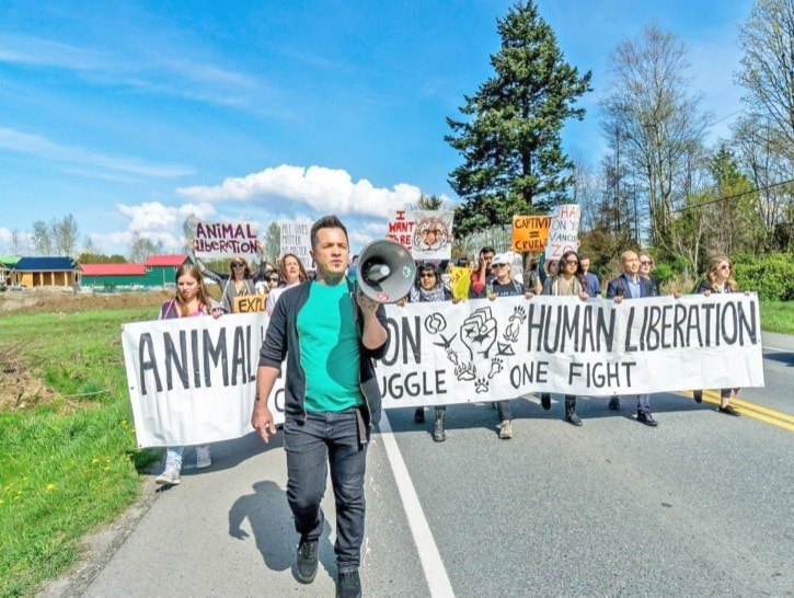 72595langleyGreaterVancouverZooProtest