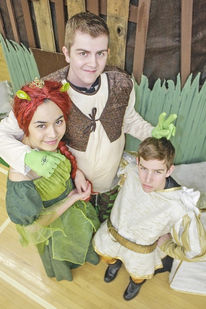 Dan FERGUSON / 91ԭ Times Feb 19 2015
Fiona, Shrek and Farquaad at LSS.