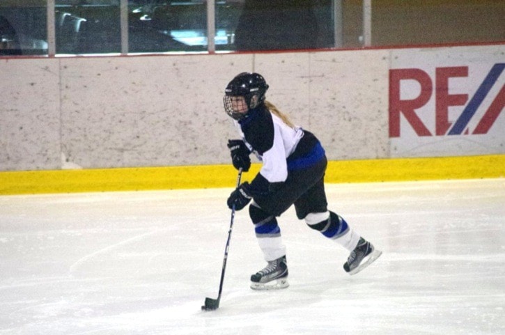 89560langleyBrookeSaundersgirlshockeywebversion