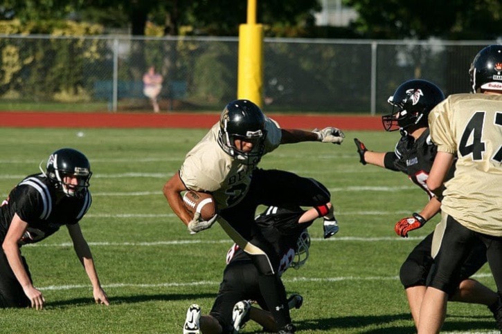 98795langleyBantam_Bears_Vs_Abbotsford__Brake_leapingwebversion