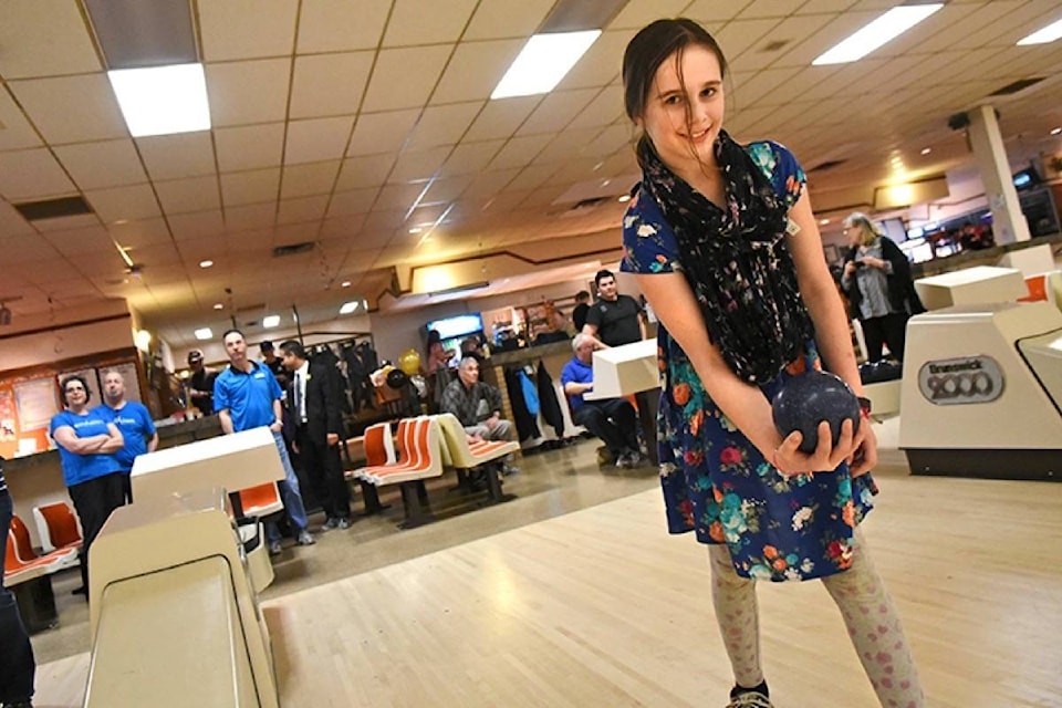 web1_170410-LAT-M-0407-BowlForKidsSake-Web