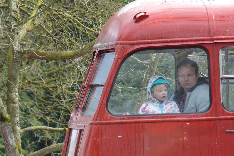 web1_170424-LAT-M-LAMB-Bus
