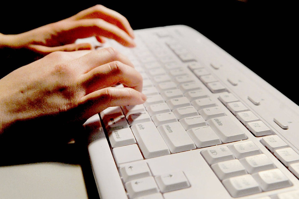 web1_hands-on-keyboard1