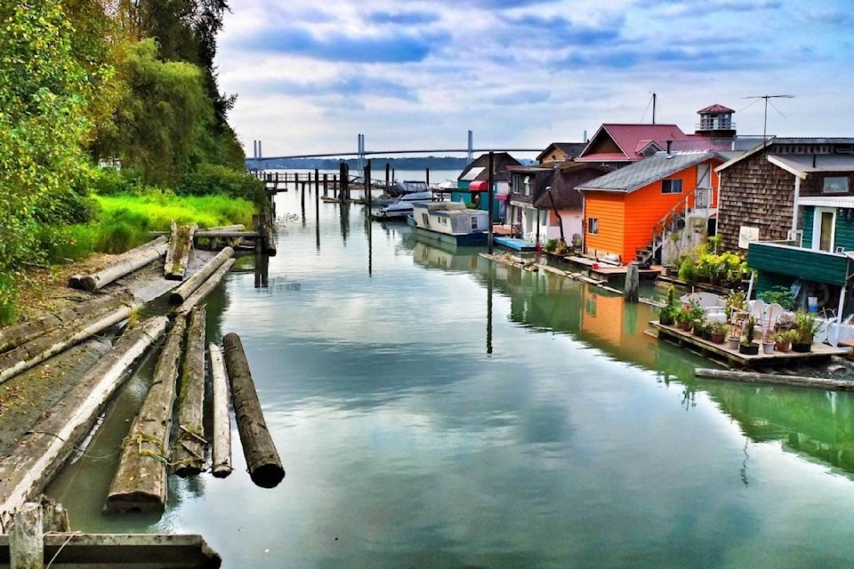 web1_170502-LAT-M-170505-LAT-ReaderPicGrantsLanding