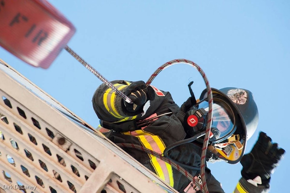 web1_170508-LAT-M-firefit